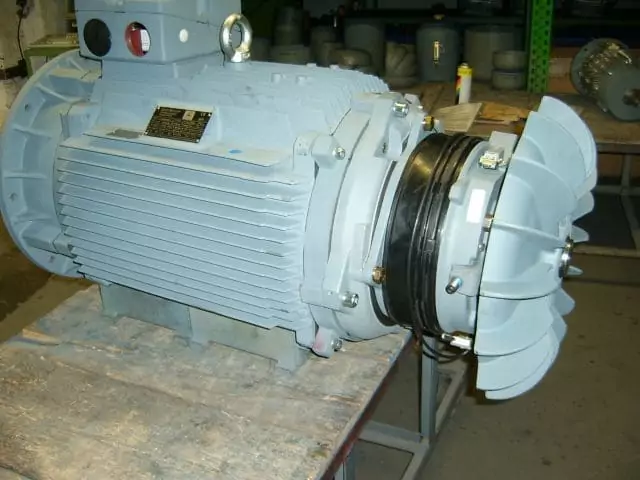 Bild-2-90-kW-Katt-Motor-mit-SEW-Bremse-zum-Direktanbau-an-SEW-R167.jpg